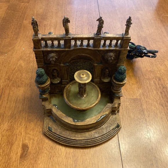 Department 56 Camden Park Fountain - Picture 3 of 8